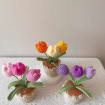 Gehäkelter Tulpen-Blumentopf, Handarbeit, Rosa, Lila, Orange oder Blau, Deko-Geschenk
