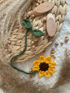 Gehäkeltes Lesezeichen Sonnenblume Blätter Handarbeit