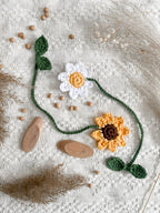 Gehäkeltes Lesezeichen Sonnenblume Blätter Handarbeit