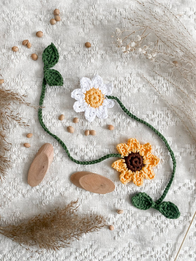 Gehäkeltes Lesezeichen Sonnenblume Blätter Handarbeit