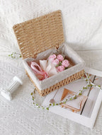 Handgefertigter Häkelblumenstrauß mit Geschenkbox, Grußkarte