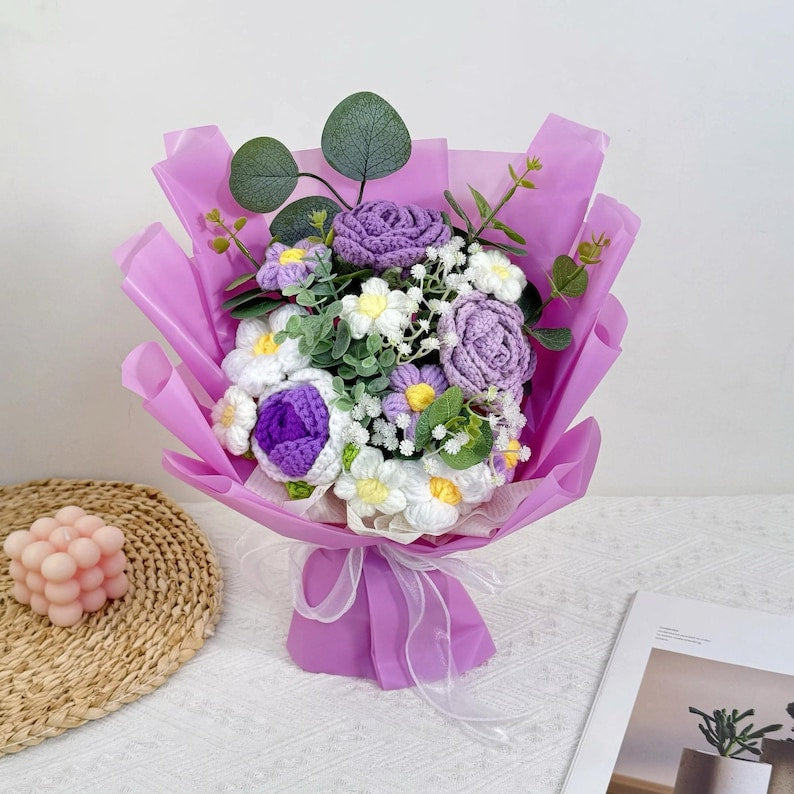 Handgehäkelter Rosenstrauß mit Blumenarrangement, Deko für Zuhause, Geburtstagsgeschenk, 13,7 cm hoch
