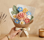 Gehäkelter Rosenstrauß, handgefertigtes Blumengeschenk, gestricktes Blumenarrangement