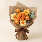 Gehäkelter Rosenstrauß, handgefertigtes Blumengeschenk, gestricktes Blumenarrangement