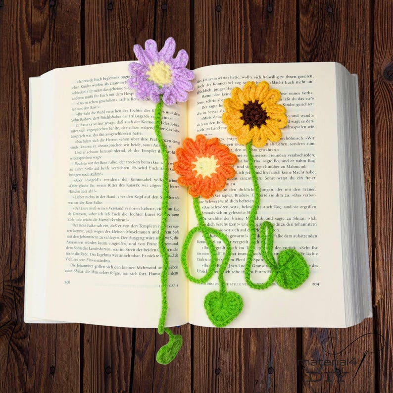 Gehäkelte Lesezeichen Blume, 30 cm, lila/orange/gelb, Polyester, Buchliebhaber