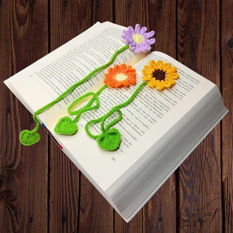 Gehäkelte Lesezeichen Blume, 30 cm, lila/orange/gelb, Polyester, Buchliebhaber