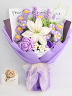 Gehäkelter Blumenstrauß mit Lilie, Rose, Lavendel und Prunkwinde als Geschenk