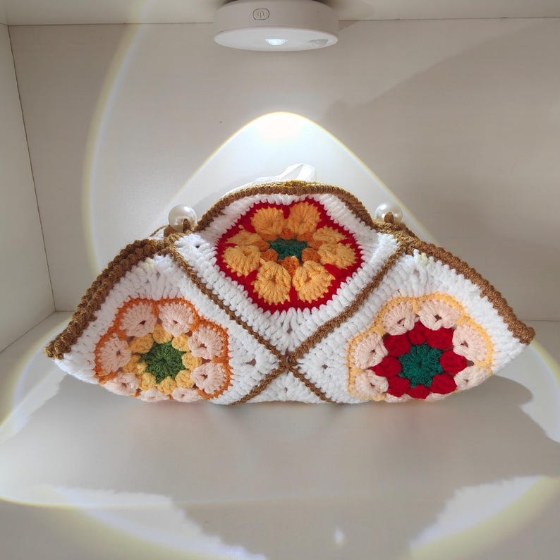 Gehäkelter Taschentuchbox-Bezug mit Oma-Quadrat-Muster, Boho-Blumen-Wohnkultur