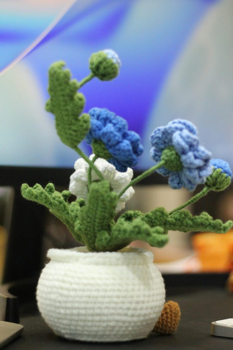 Gehäkelter Blumentopf mit Amigurumi Pflanze 25 cm