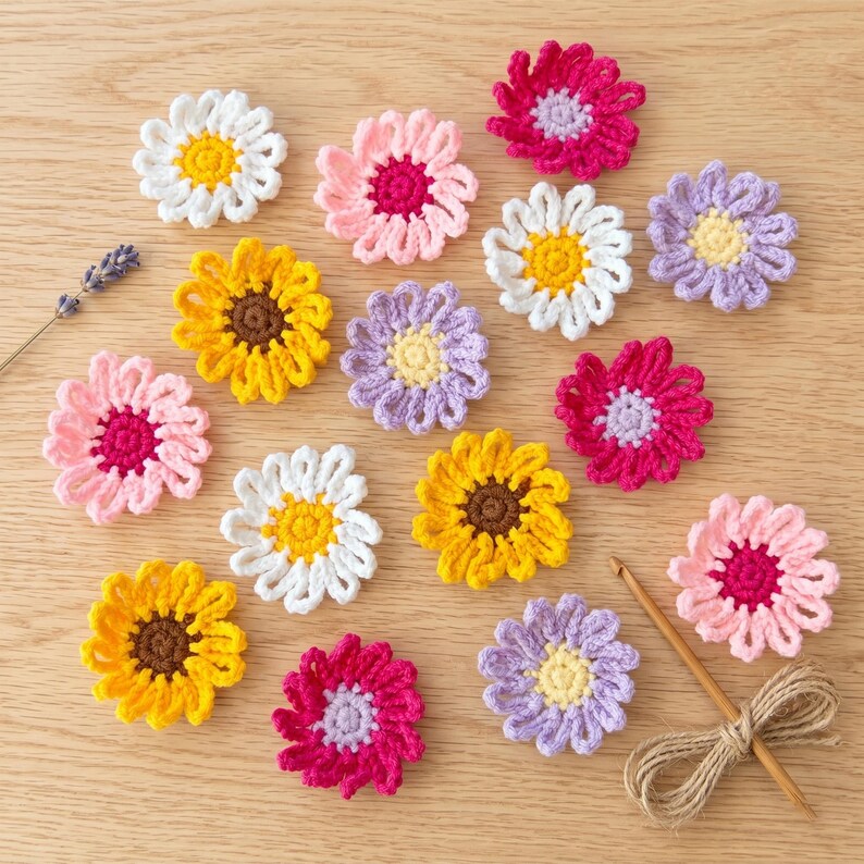 Mehrfarbige Häkelblumen-Applikationen, DIY Gänseblümchen zum Nähen für Jeans, Taschen & Jacken, 3D Garnblumen Aufnäher
