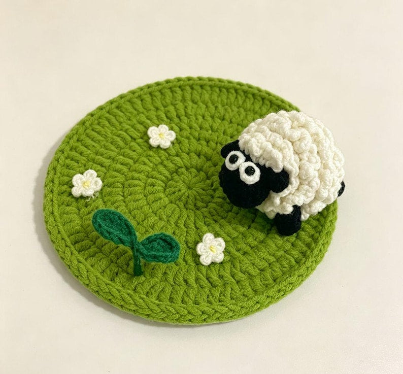Handgehäkelter Schaf-Untersetzer, 4 Designs, Lamm-Tassenuntersetzer, gestrickter Getränkeuntersetzer, Cottagecore-Wohndekoration
