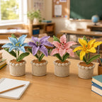 Gehäkelter Lilien-Blumentopf mit Topfblume, handgefertigt, Weiß/Rosa/Gelb/Lila/Blau