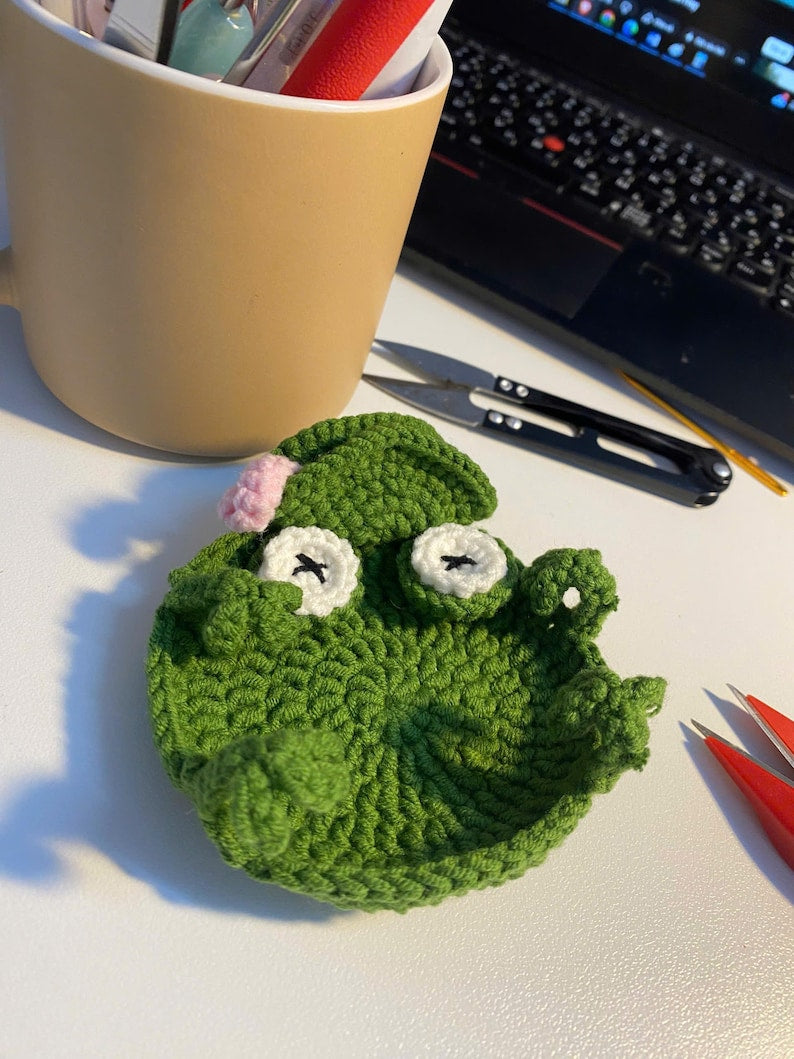 Gehäkelter Frosch-Tassenuntersetzer, grüner Pop-up-Tieruntersetzer