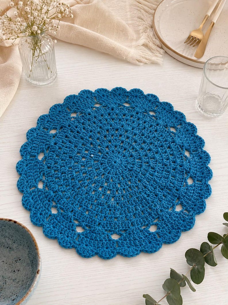 Handgehäkeltes Platzset, Makramee-Garn, 36-37 cm, Modernes Esszimmer-Set