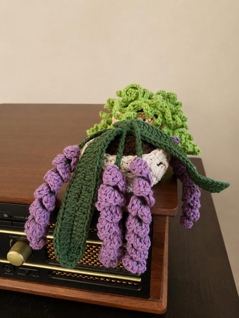 Handgehäkelte Pflanze im Topf: Herzförmige Blätter, Lavendel, Farn, Monstera, Steh- & Hängeversion, Baumwollgarn