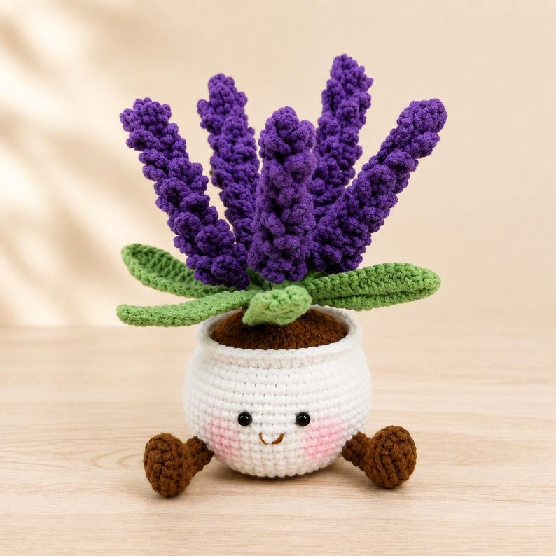 Gehäkelte Lavendelpflanze im Blumentopf, Amigurumi-Deko, 25-27 cm, Handarbeit