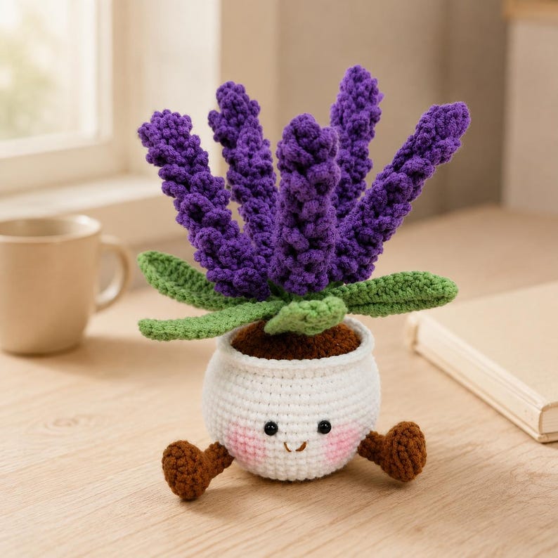 Gehäkelte Lavendelpflanze im Blumentopf, Amigurumi-Deko, 25-27 cm, Handarbeit