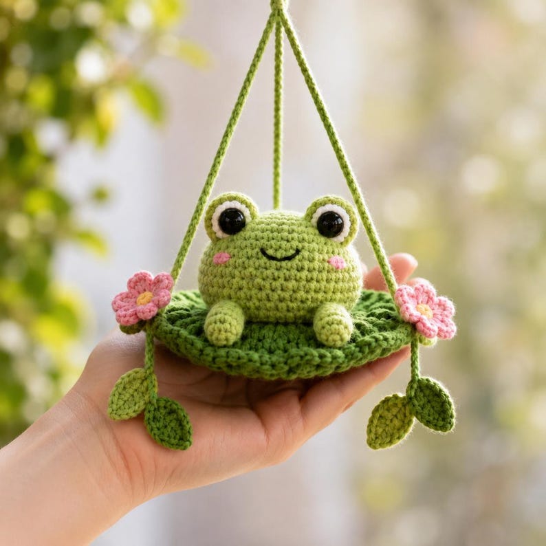 Gehäkelter Frosch Autoanhänger Amigurumi Rückspiegel Anhänger Seerosenblatt Autodeko Cottagecore