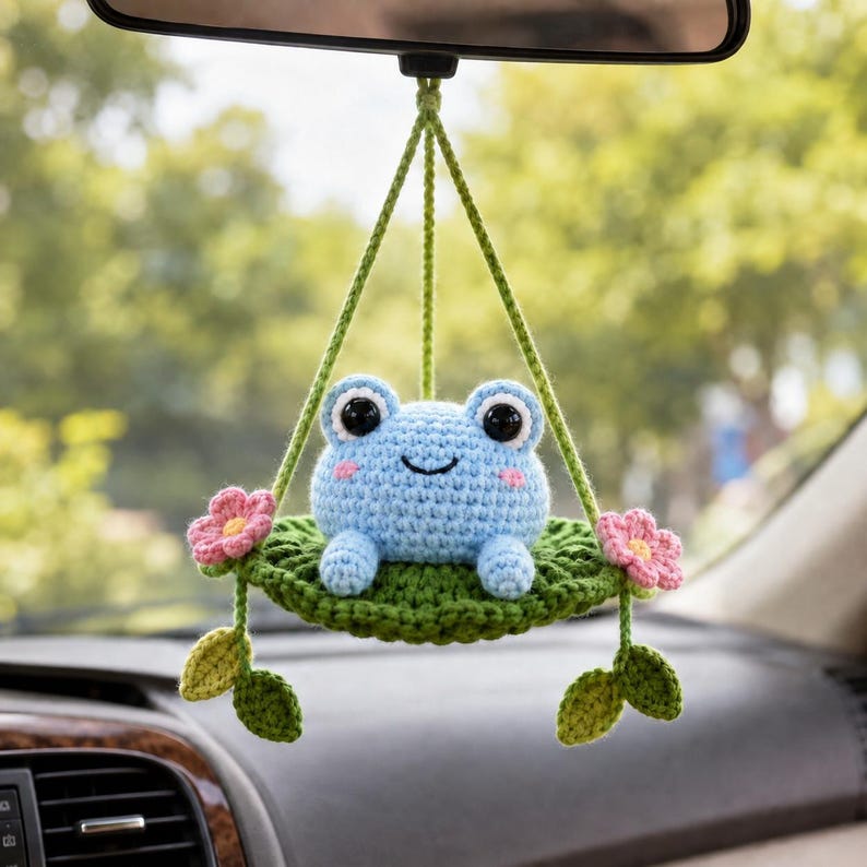 Gehäkelter Frosch Autoanhänger Amigurumi Rückspiegel Anhänger Seerosenblatt Autodeko Cottagecore
