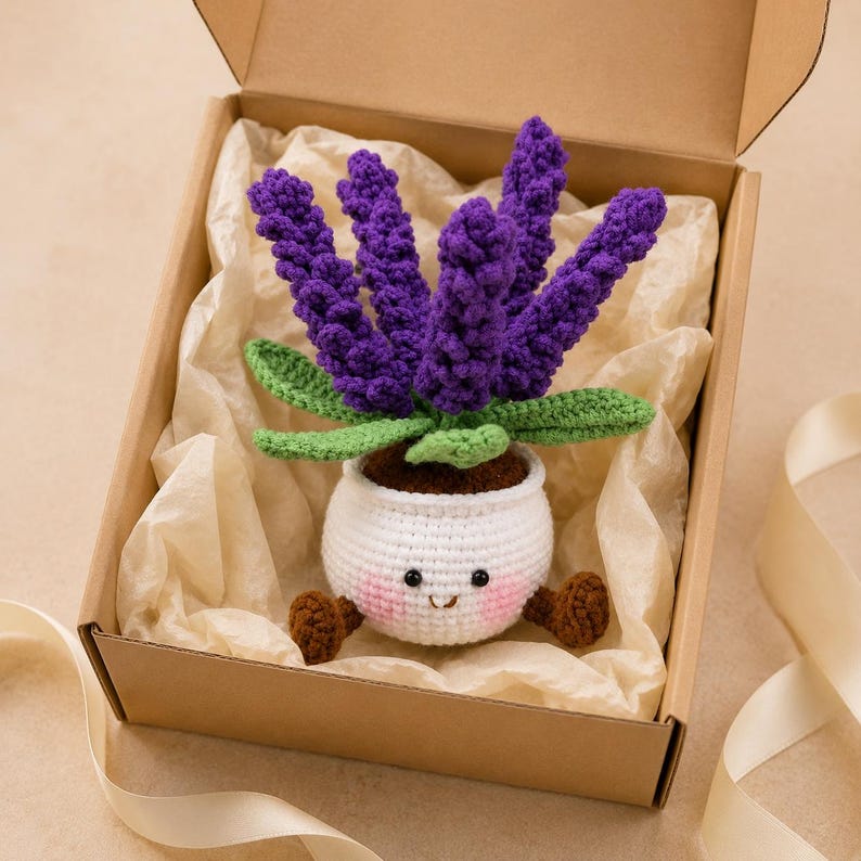 Gehäkelte Lavendelpflanze im Blumentopf, Amigurumi-Deko, 25-27 cm, Handarbeit
